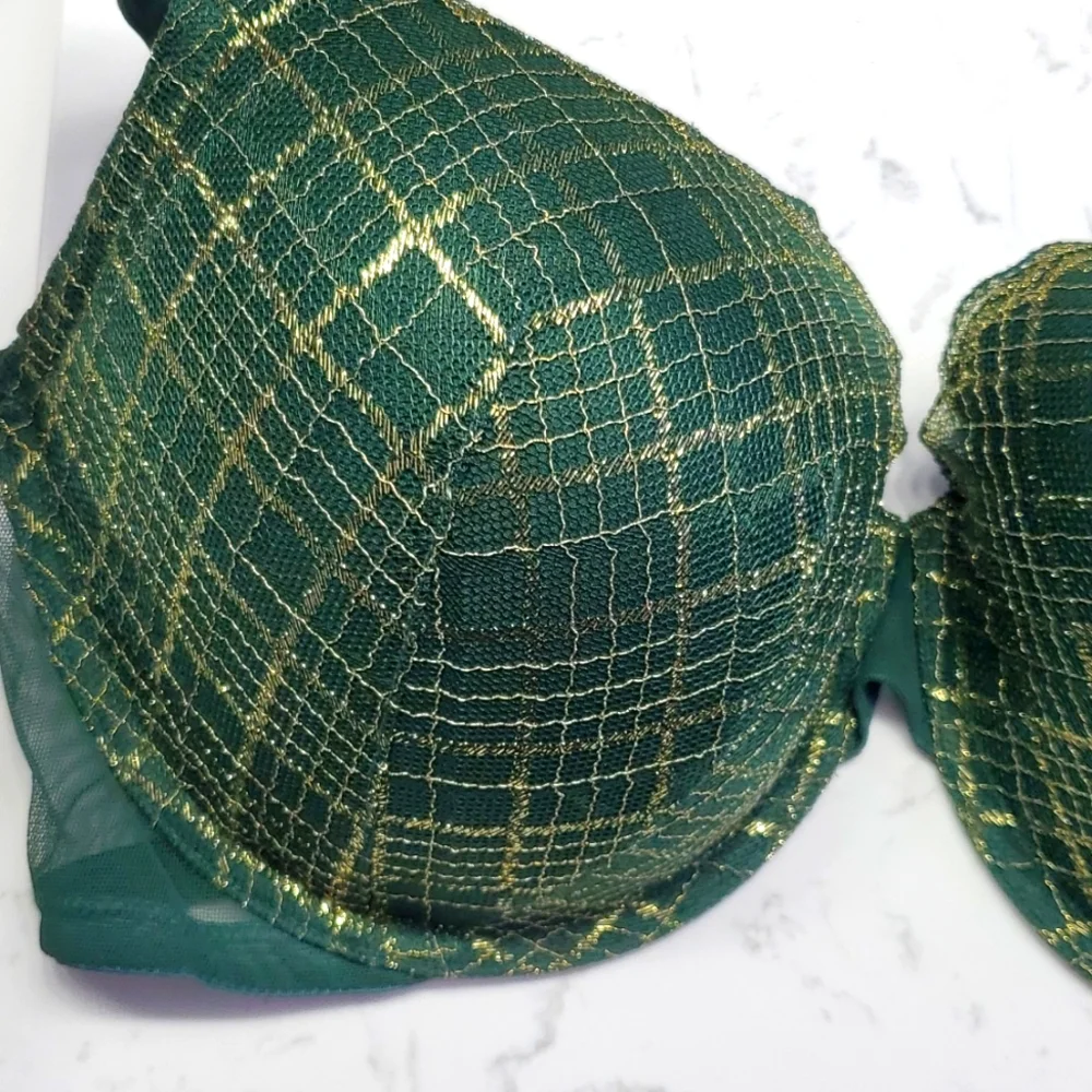 Victoria's Secret 36DDD Demi Bra, Emerald Green w/ Golden stitching 😍
